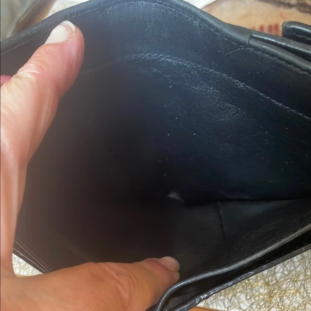 Gucci vintage  Black Jackie pistonWallet with Gold Hardware